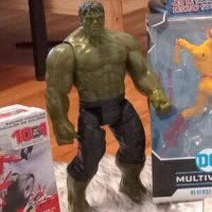 Hulk figurine